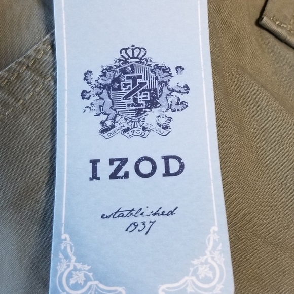 Izod Capri Pants NWT. Green. Size 10. Lightweight. Retail: $45. Measures - Picture 8 of 9